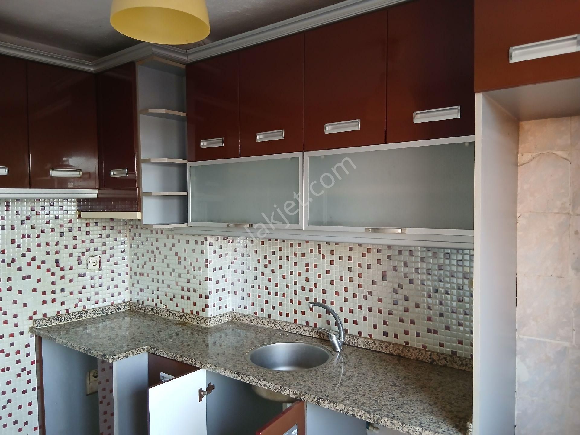 Bozyaka Kapalı Pazar Yakını Daire