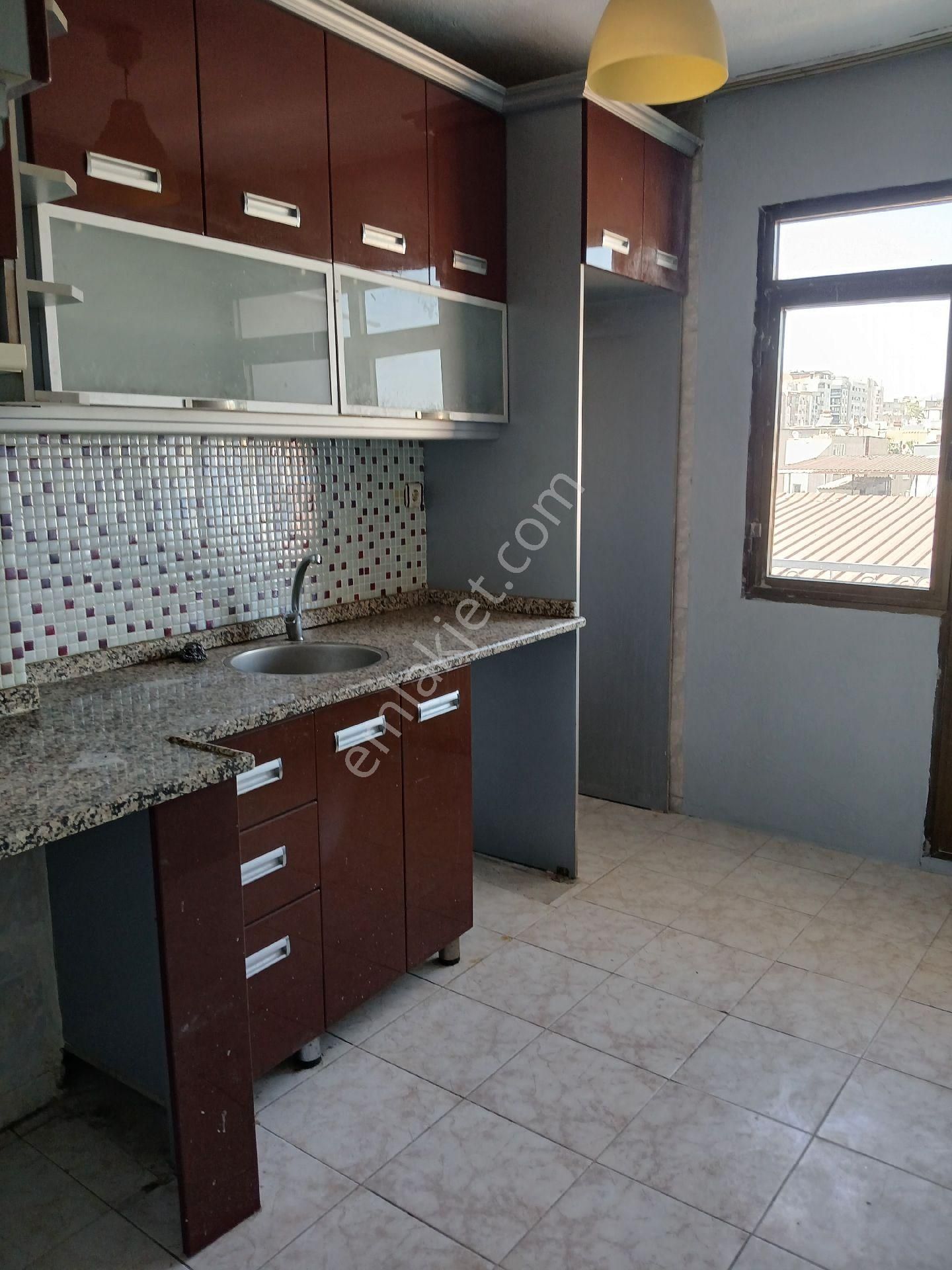 Bozyaka Kapalı Pazar Yakını Daire