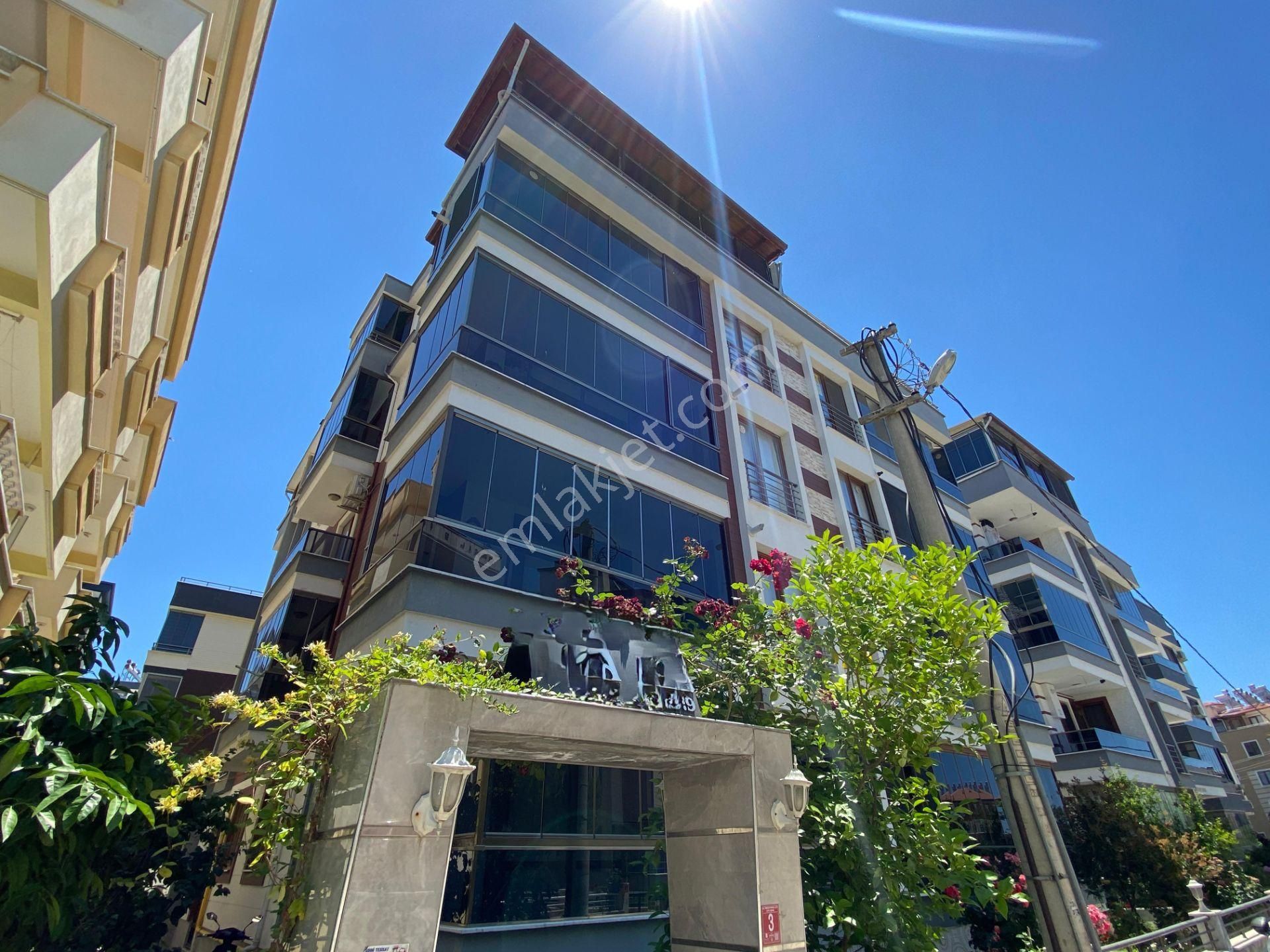 Tek Yetkili 2 Daire Tek Tapu Denize 300 Mt Satılık 4+1 Dublex