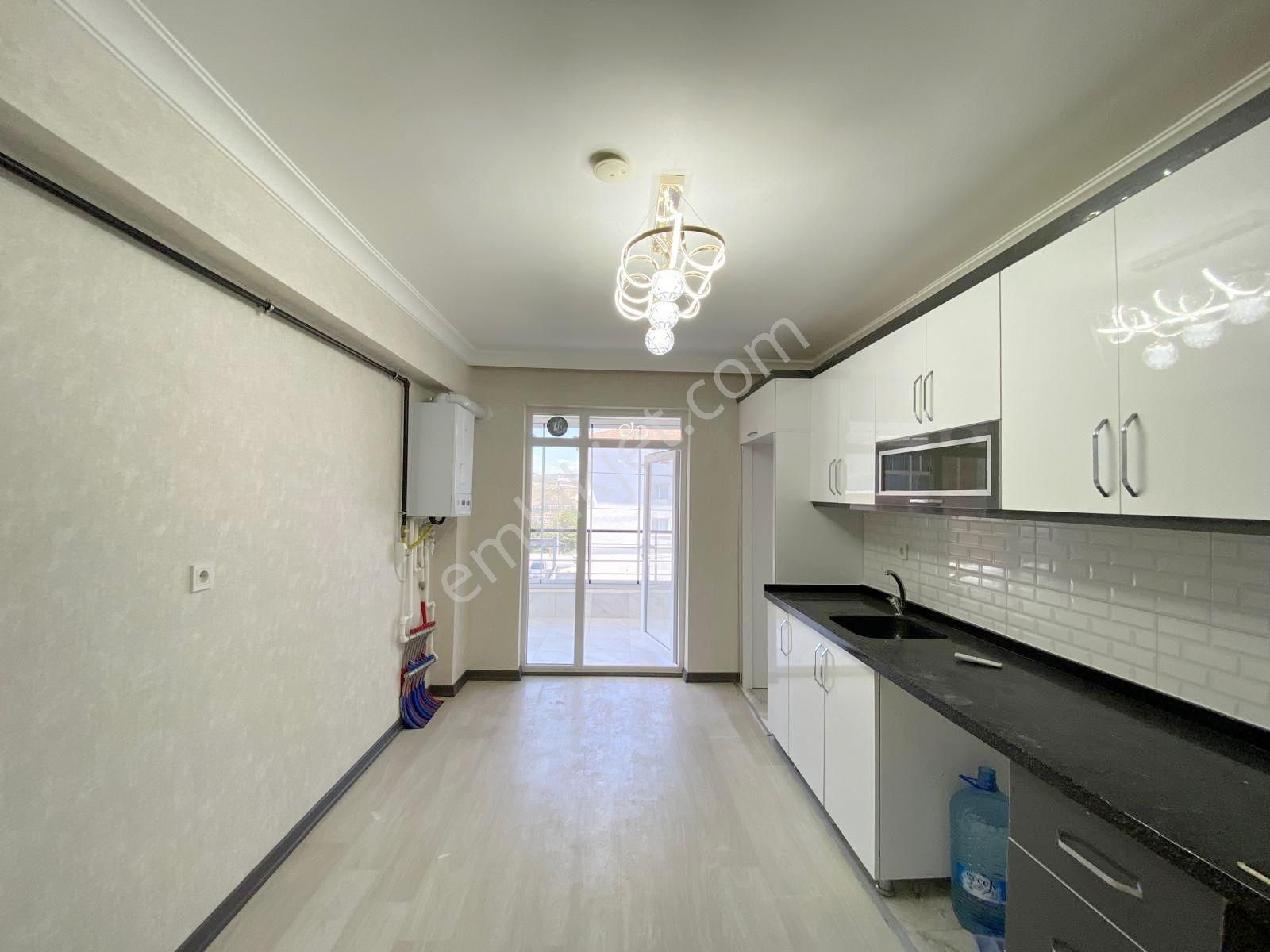 Öz'maşallah.dan Çift Banyolu Teras Balkon Arakat Kaçmaz 3+1 - Görsel 3