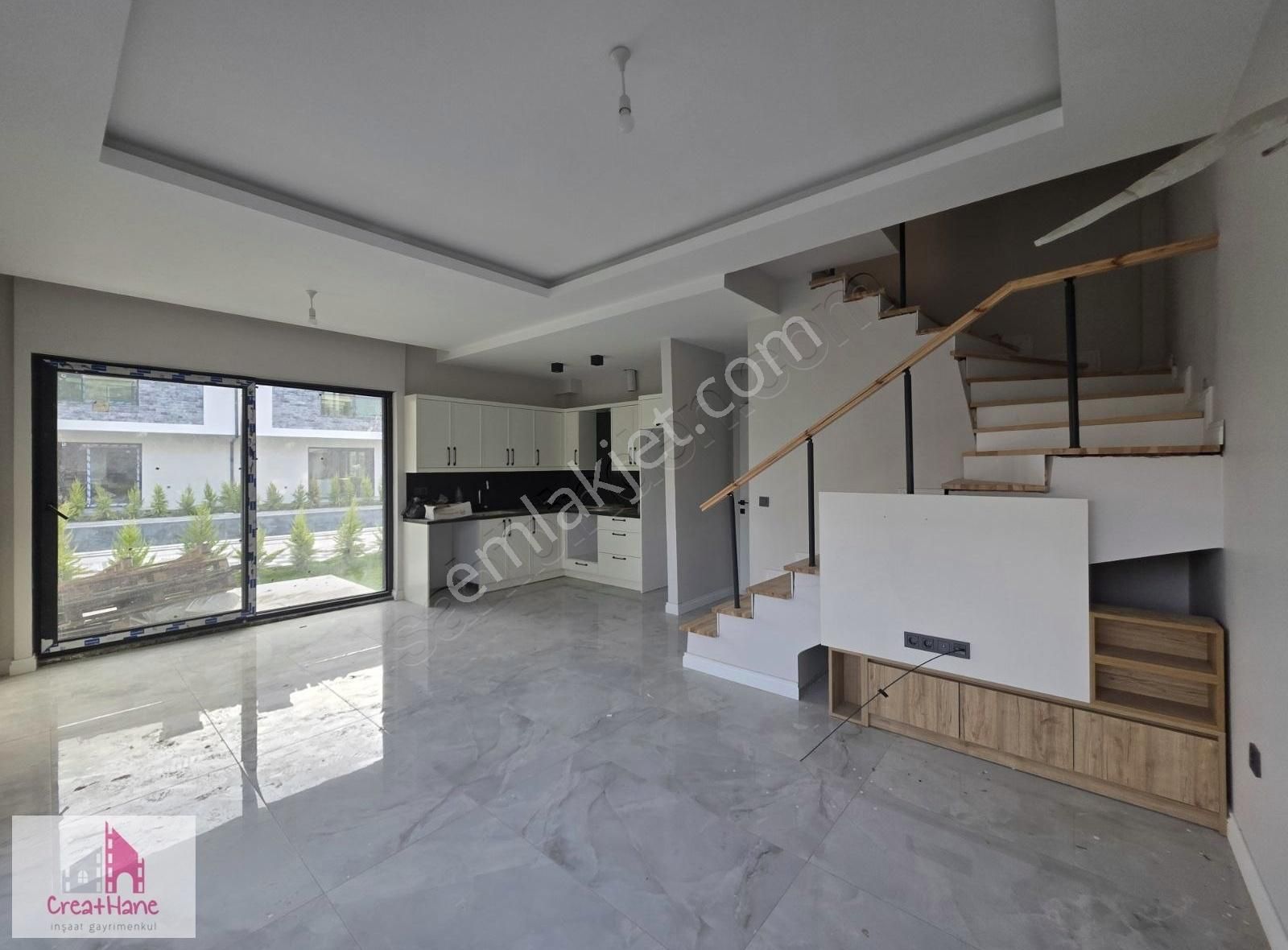 Yetkılı Ofıs - Havuzlu Sitede Yeni 2+1 Müstakil Villa