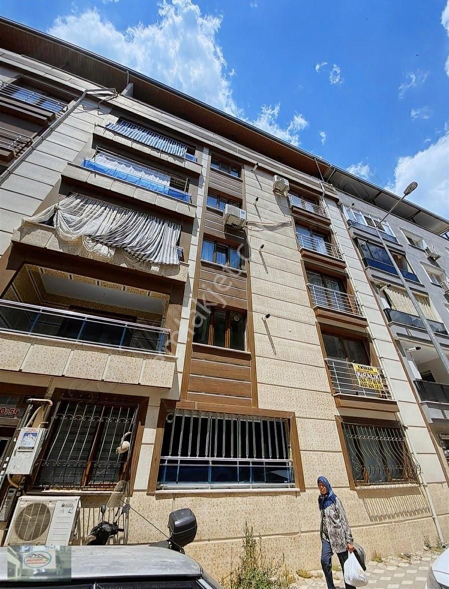 Akman Gayrimenkul'den Muradiye'de Kiralık 3+1 Daire