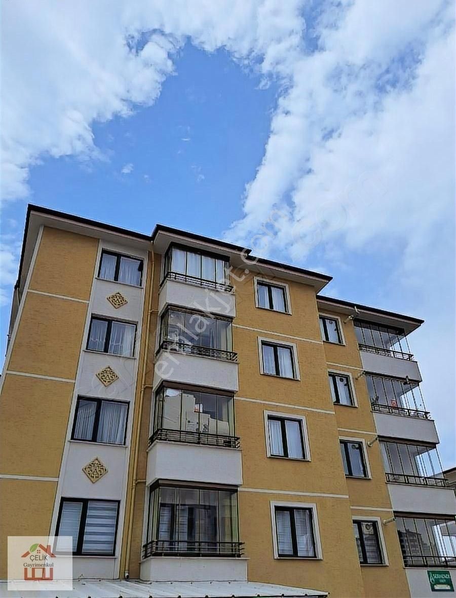 Çelikten Anacadde Ve Hacıbey İlk Ve Ortaokul Yanında 2+1 Daire