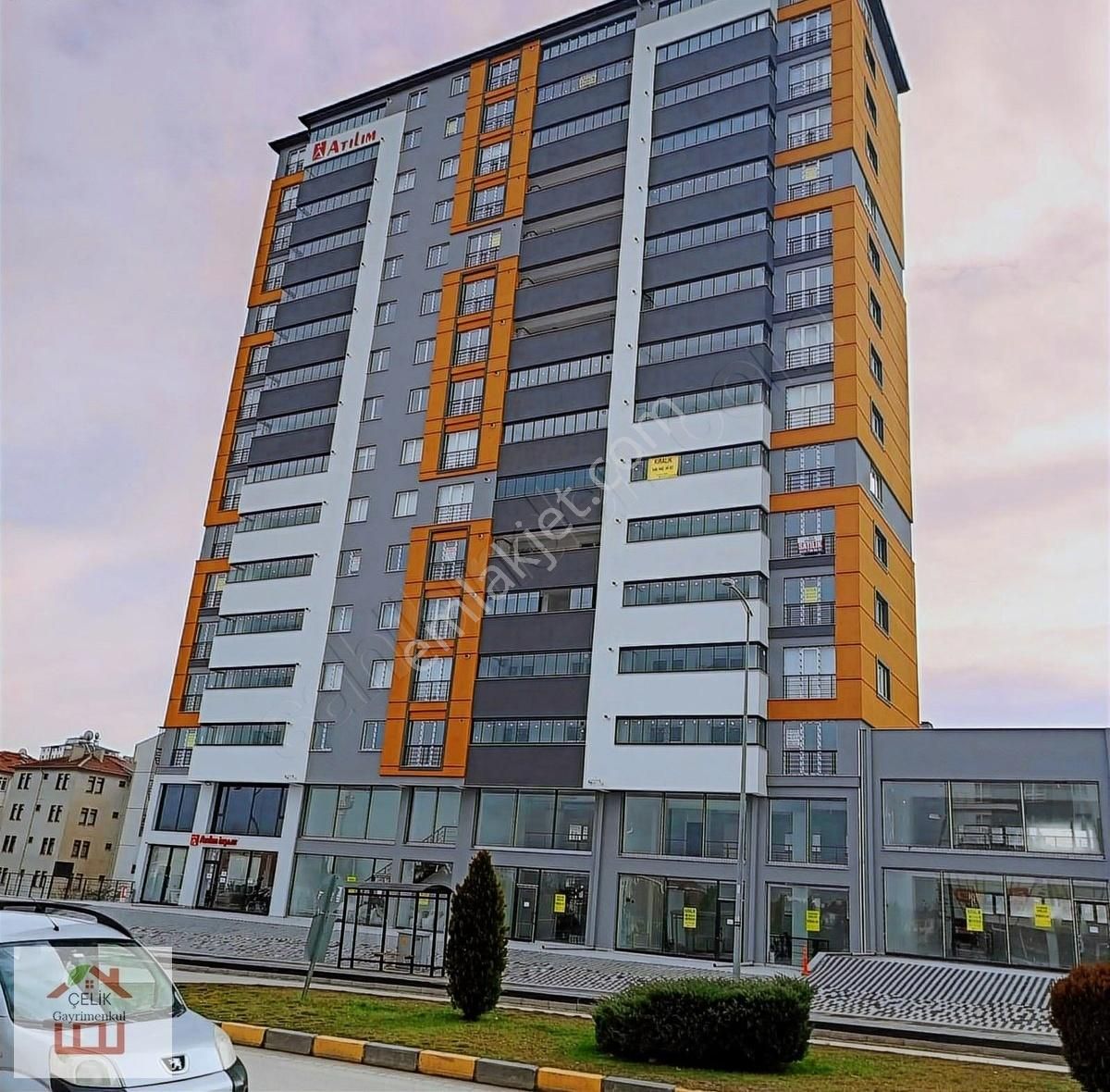 Şehrin Göbeği Mutlular Sitesinde Satılık 3+1 Lüx Daire