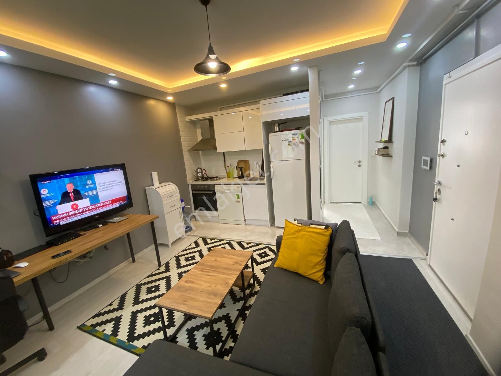 Bahçelievler'de Genç Binada 1+1 Düz Giriş Eşyalı Kiralık Daire