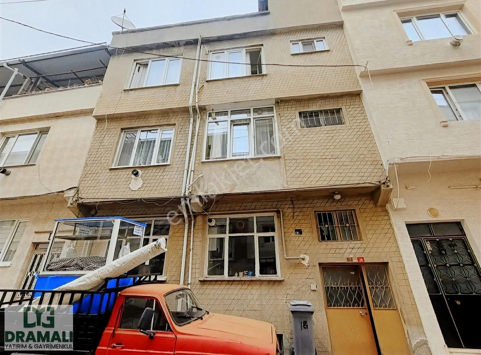 Karaman Mh 3 Katlı Ev + 100 M2 Arsa Payı (çatı+bodrum) Metro 5dk