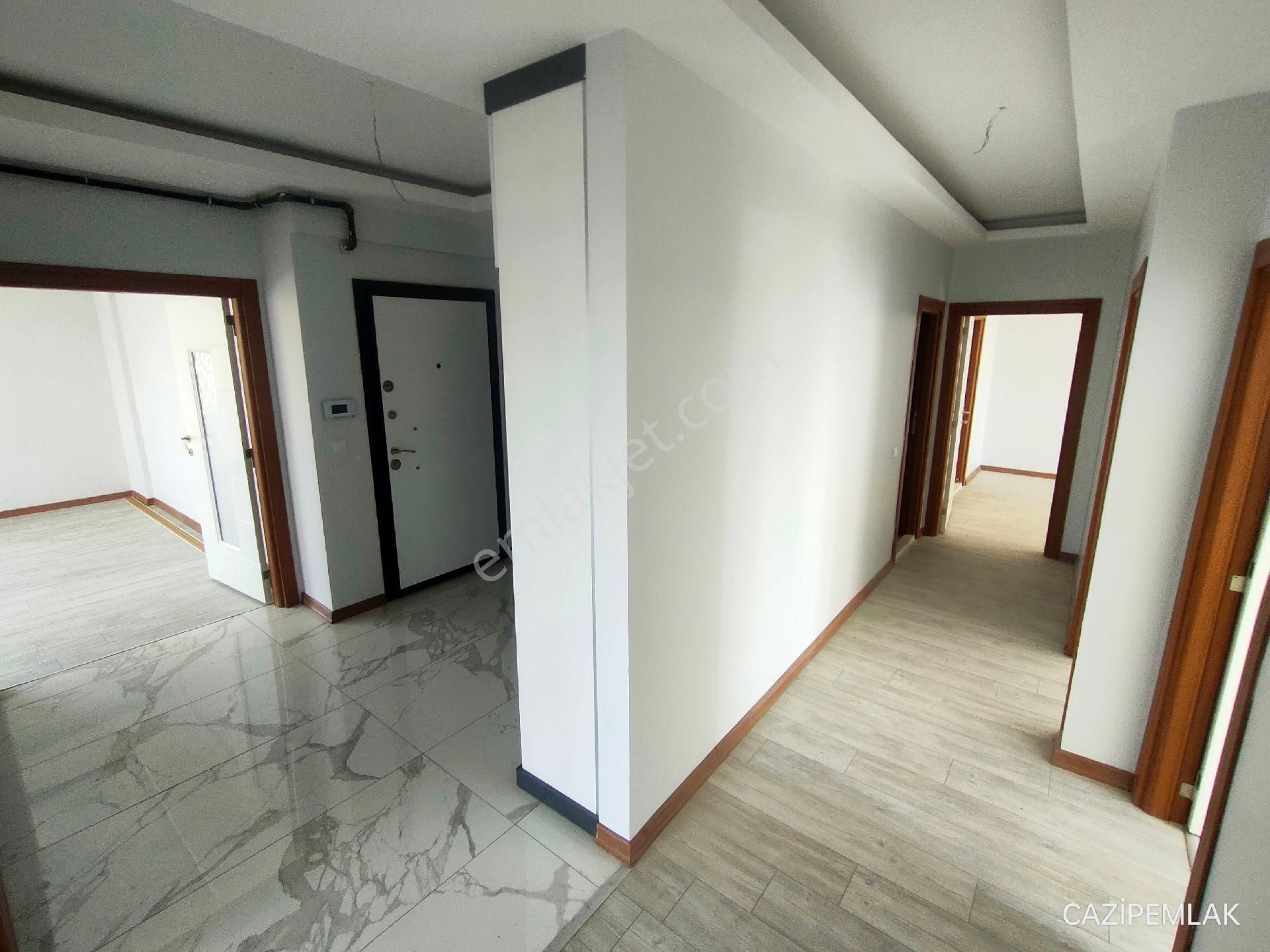 Cazip'ten Çömlekçi De Cadde Üzeri Sıfır 4+1+çb Kombi Yerden Isıtma