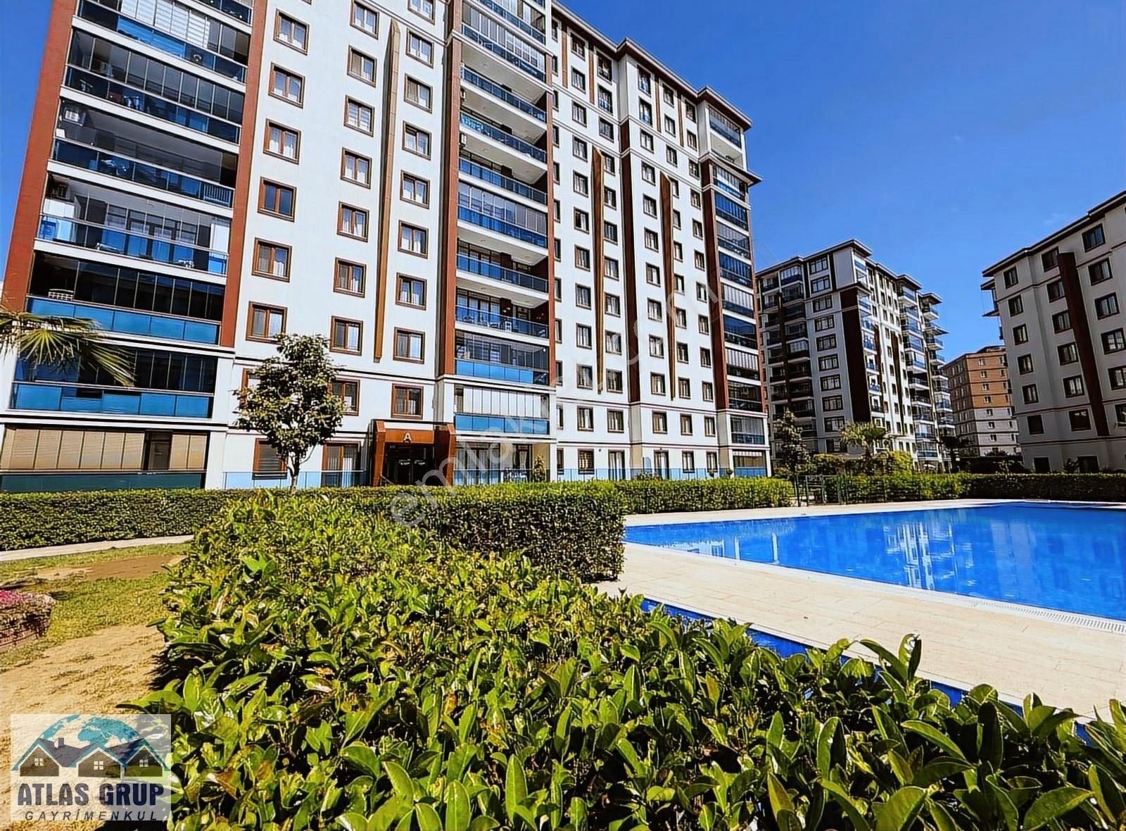 Metrobüsün Dibinde Emsalsiz Site İçinde Büyük 3+1 Satılık Daire