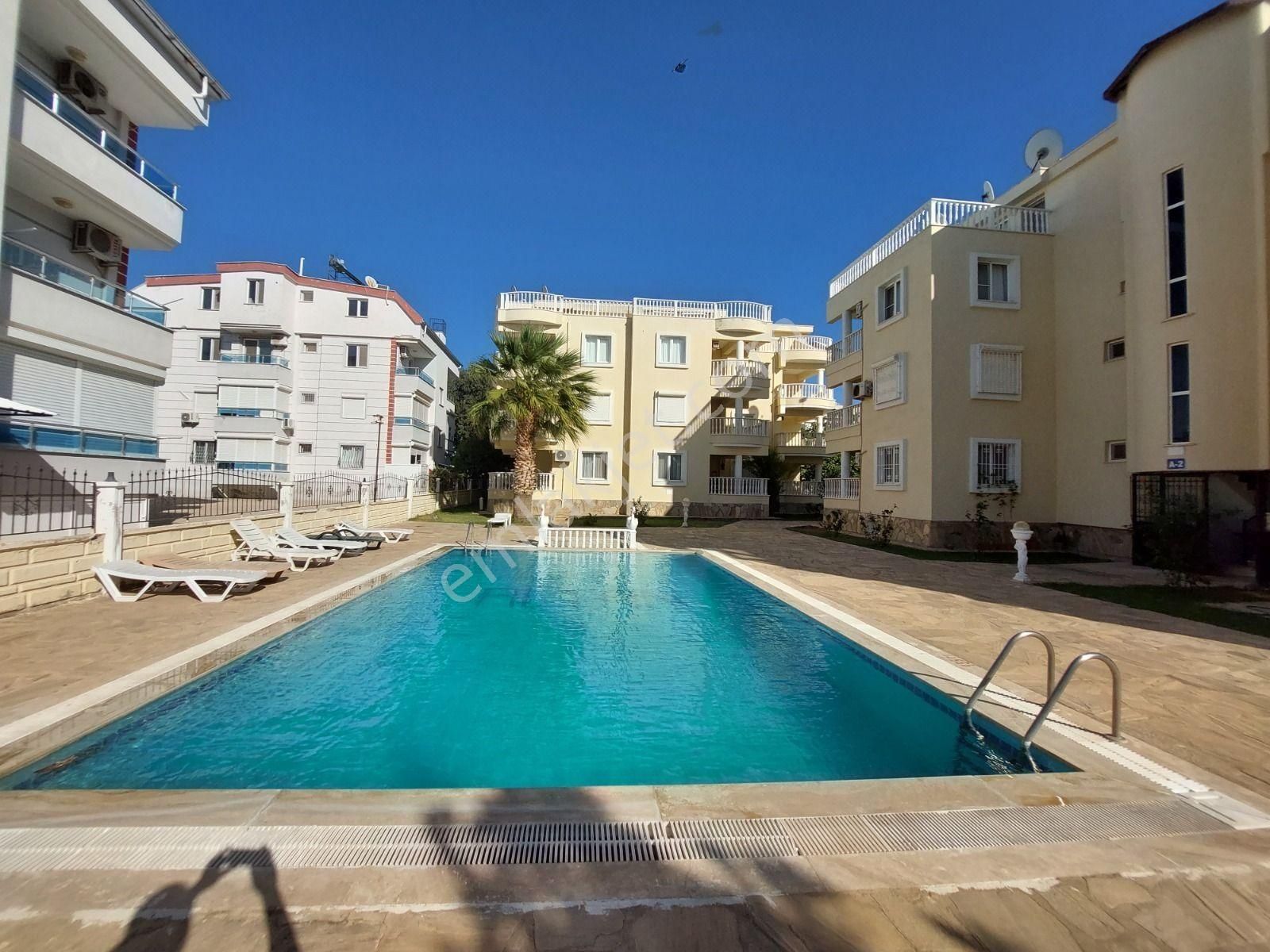 Didim Çamlık Mahallesinde Denize Yakın,eşyalı,havuzlu Site İçinde 2+1 Satılık Fırsat Daire - Görsel 2