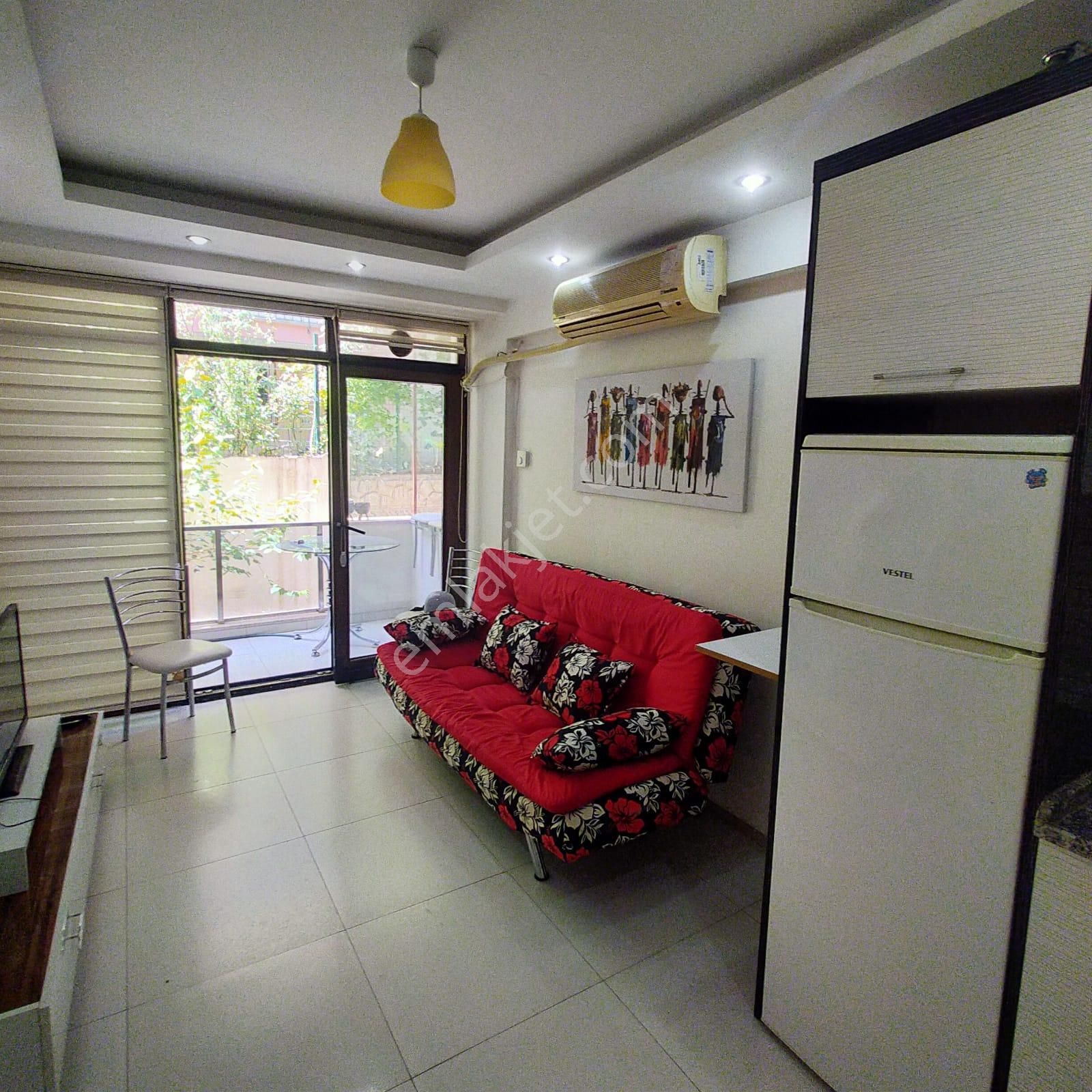 Ender Uysal Gayrimenkulden Yunusemre Mahallesin De 1+1 Klimalı Balkonlu Kiralık Apart...