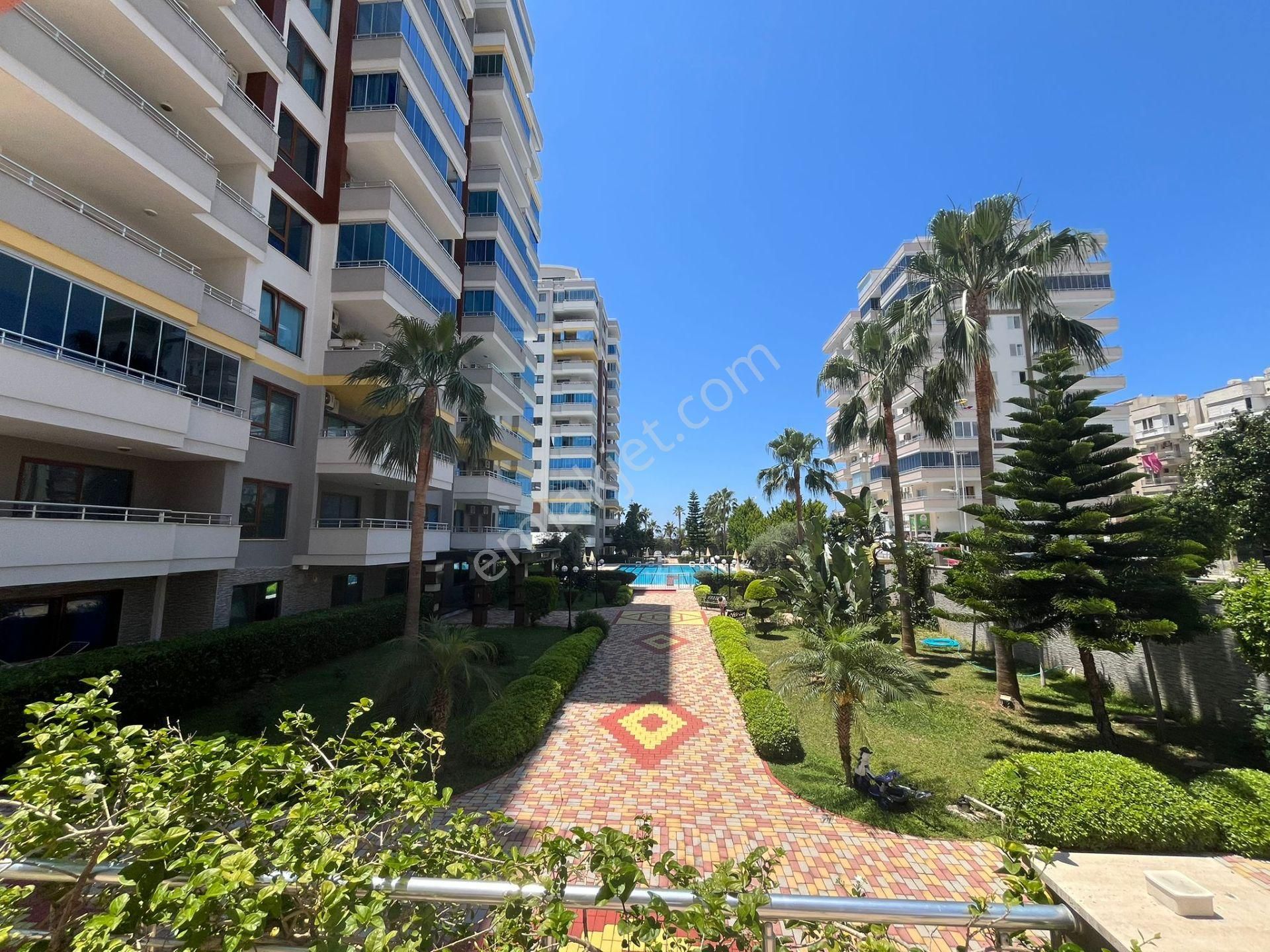 Alanya / Mahmutlar Mh. 2+1 Denize Sıfır
