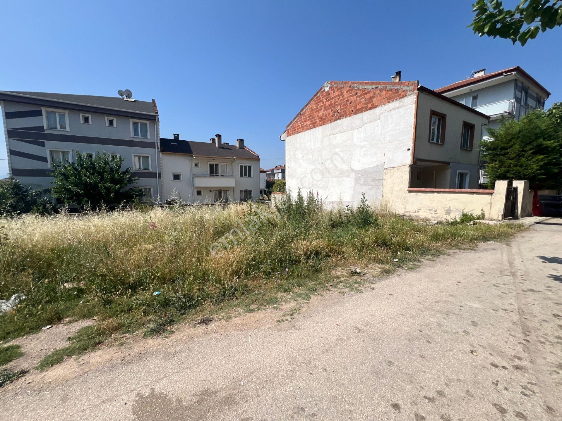 Roma' Dan Yeni Mahalle' De Satılık Arsa