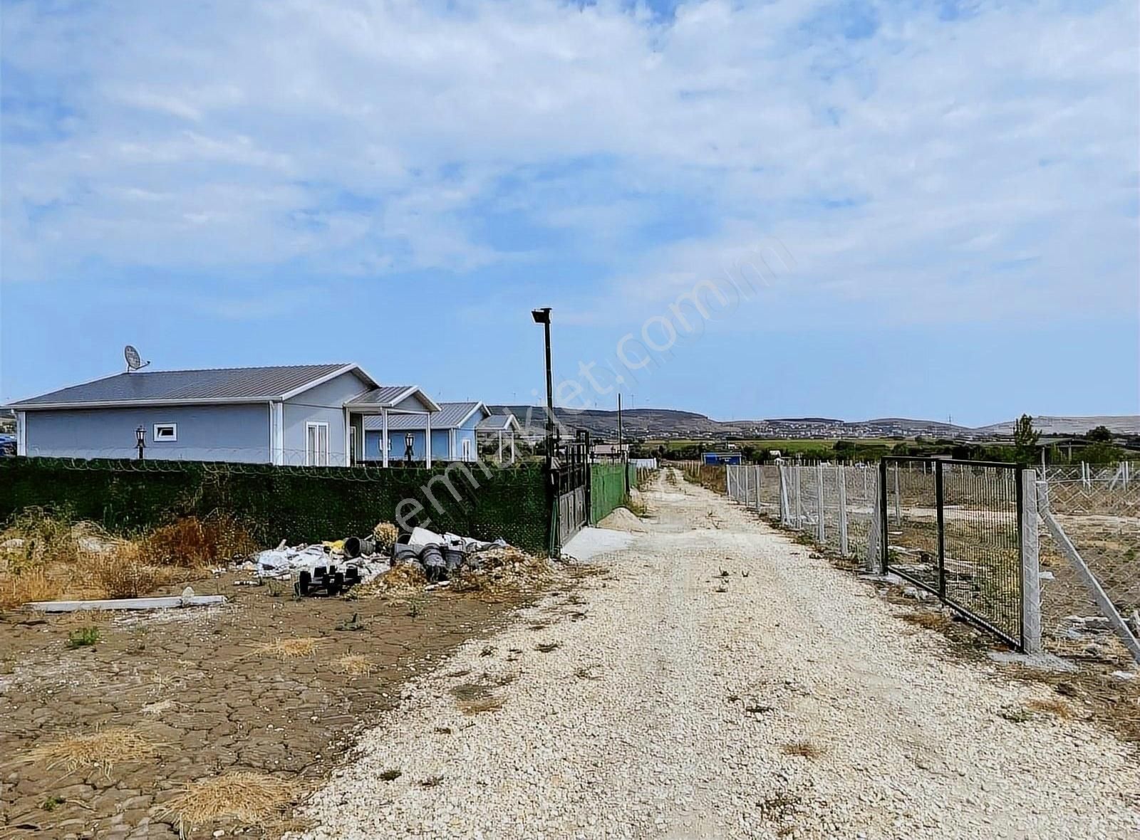 Çatalca Elbasan'da 250m2 Yerleşimin İçinde Elektrik Bağlı - Görsel 3