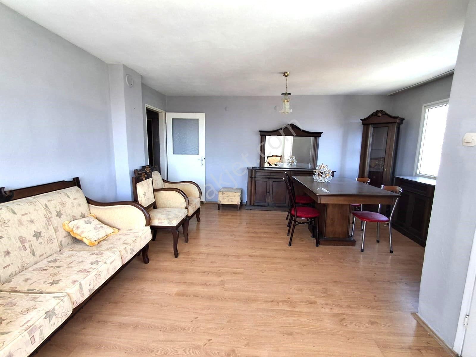 Çiğli Evka 5 'de Merkezi Konumda Ara Kat Kiralık 3+1 Daire - Görsel 10