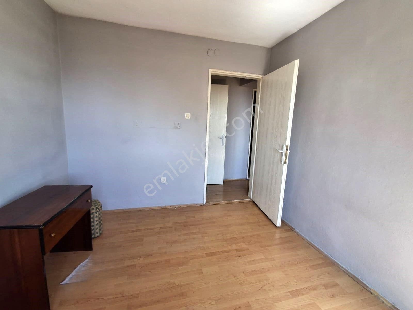 Çiğli Evka 5 'de Merkezi Konumda Ara Kat Kiralık 3+1 Daire - Görsel 24