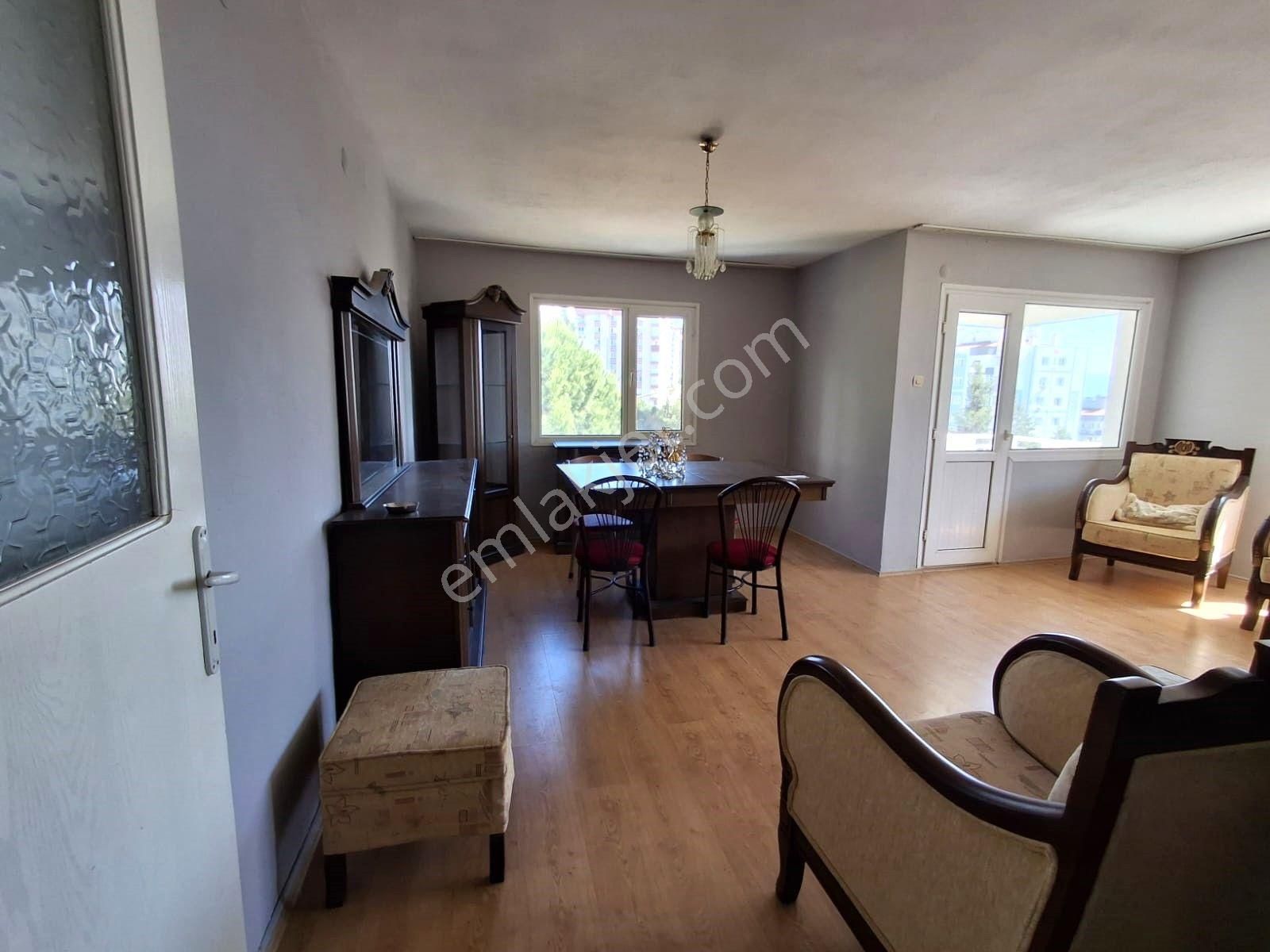 Çiğli Evka 5 'de Merkezi Konumda Ara Kat Kiralık 3+1 Daire - Görsel 9