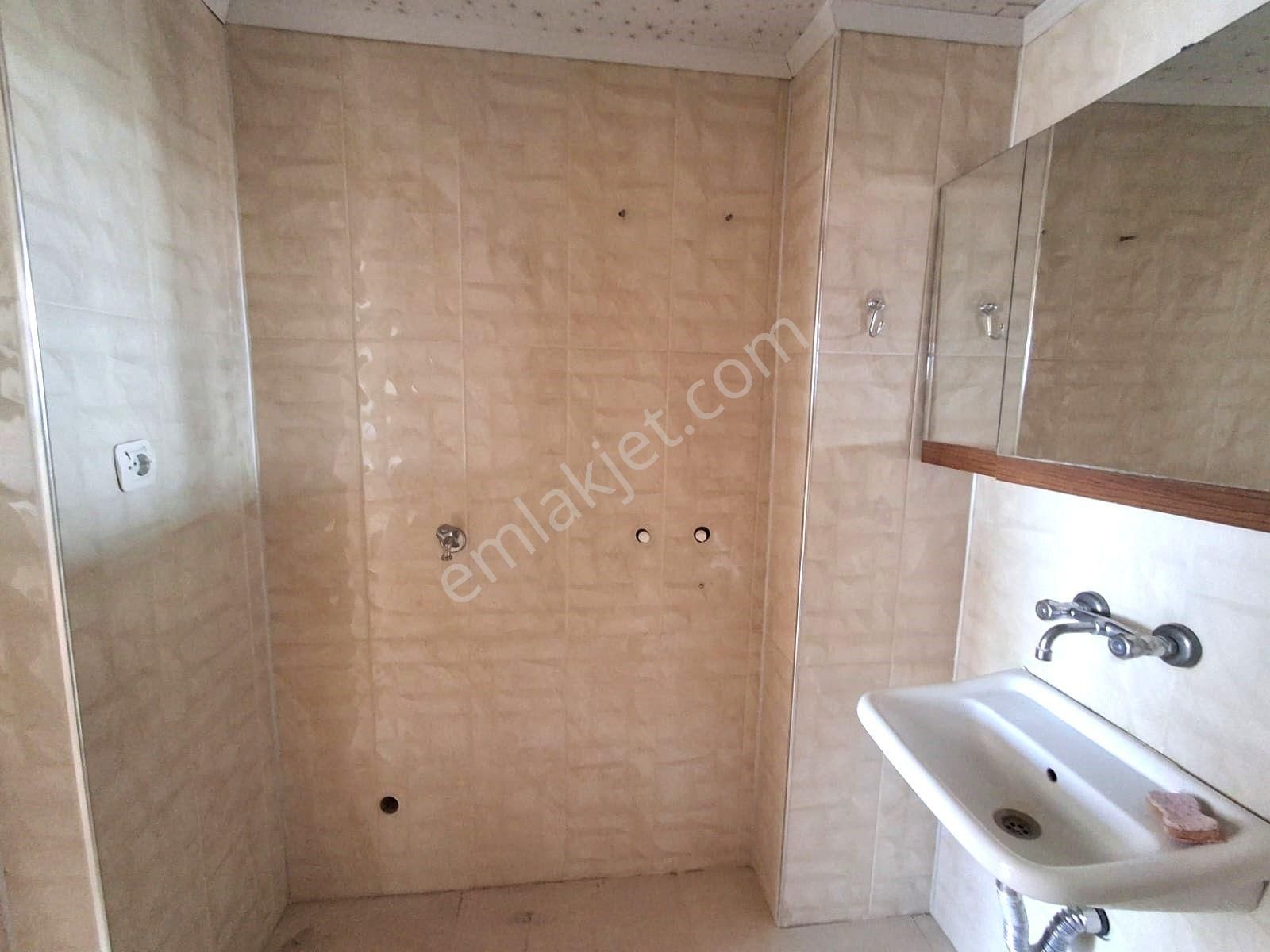 Çiğli Evka 5 'de Merkezi Konumda Ara Kat Kiralık 3+1 Daire - Görsel 30