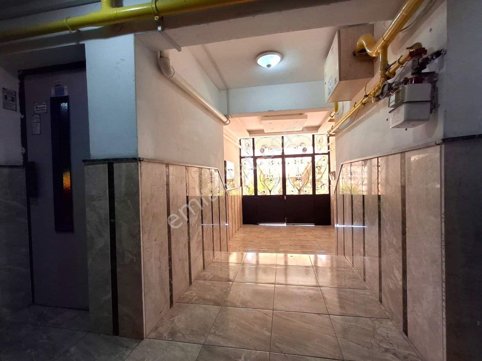 Çiğli Evka 5 'de Merkezi Konumda Ara Kat Kiralık 3+1 Daire - Görsel 6