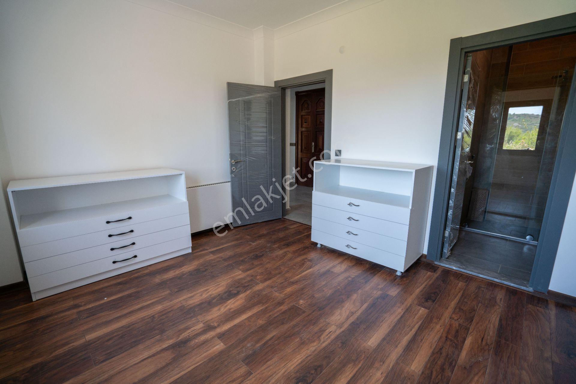 Datça Emecik'te 950 M2 Arsada Deniz Manzaralı 4+1 Havuzlu Villa - Görsel 12