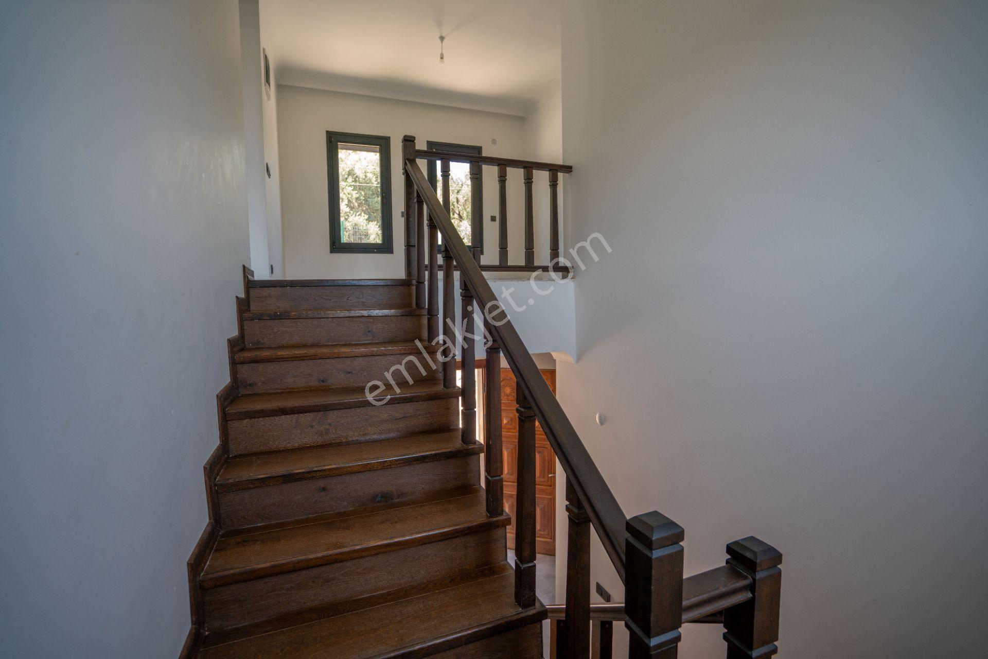 Datça Emecik'te 950 M2 Arsada Deniz Manzaralı 4+1 Havuzlu Villa - Görsel 15