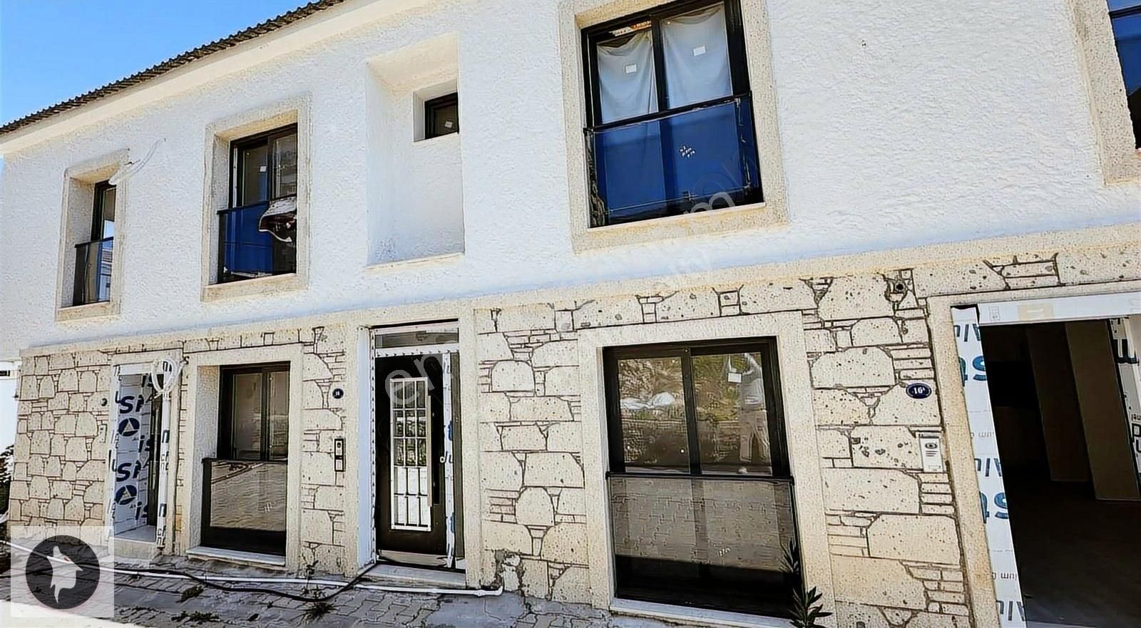 Çeşme Dalyanda Merkezi Konumda Yüksek Kira Getirili 2+1 Daire