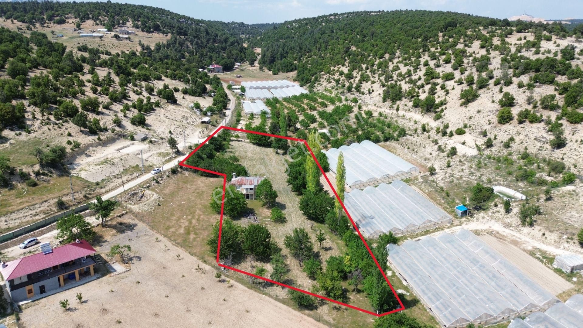 Kaçmaz Fırsat İki Katlı Ev Ve 4.202 M2 Arsası
