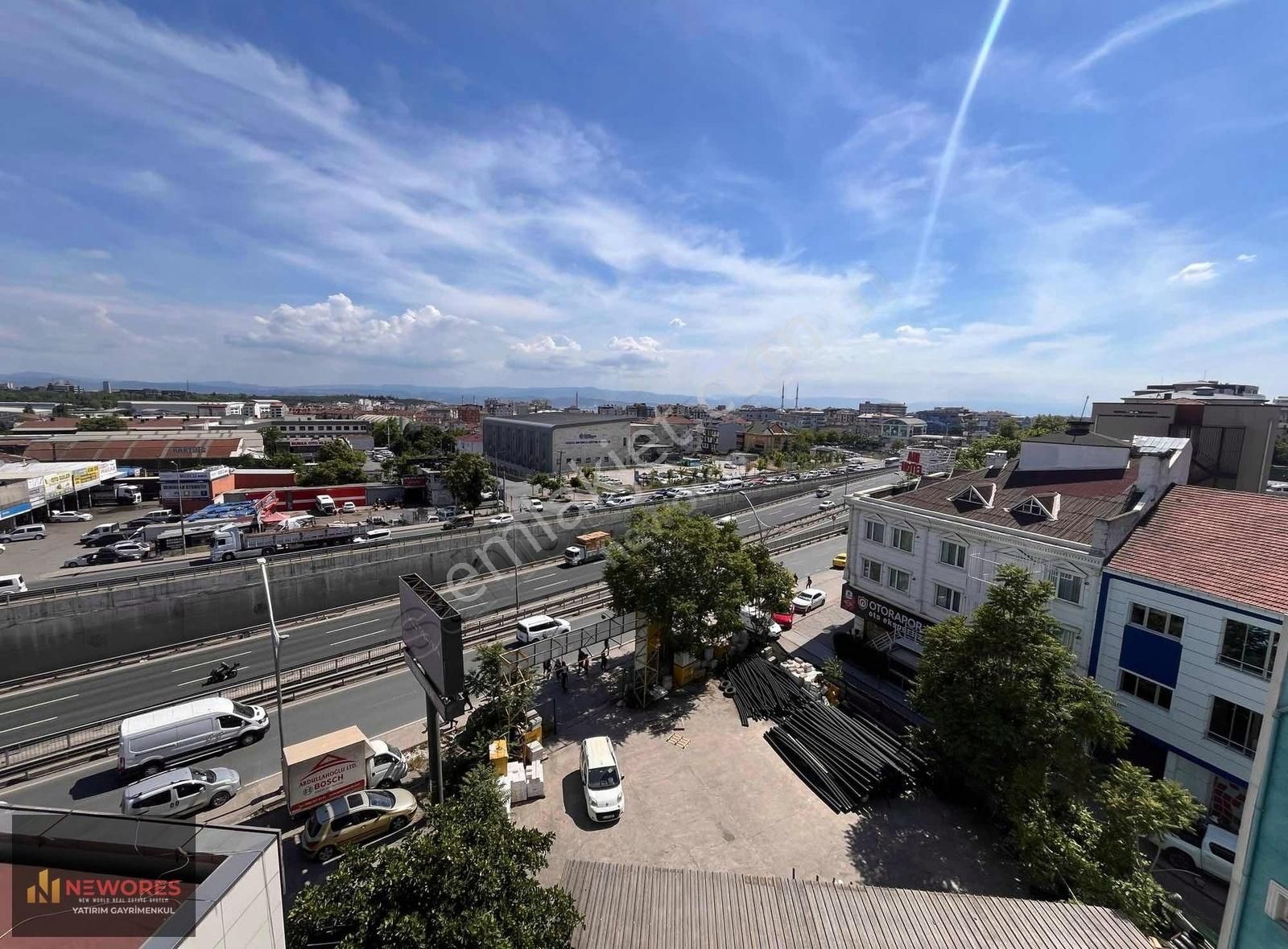 Gebze Yeni Çarşıda Satılık Kullanışlı Ofis Büro İş Yeri Dükkan