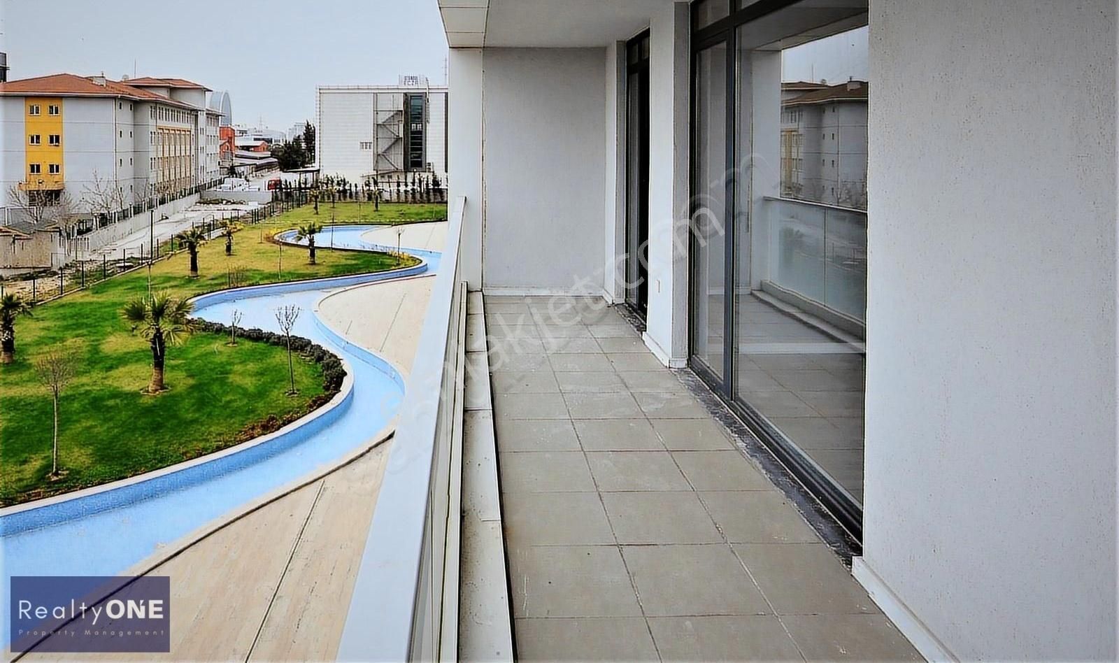 R-one S Life Ekspres Peyzaj Manzaralı Balkonlu Kiralık 4+1 Daire