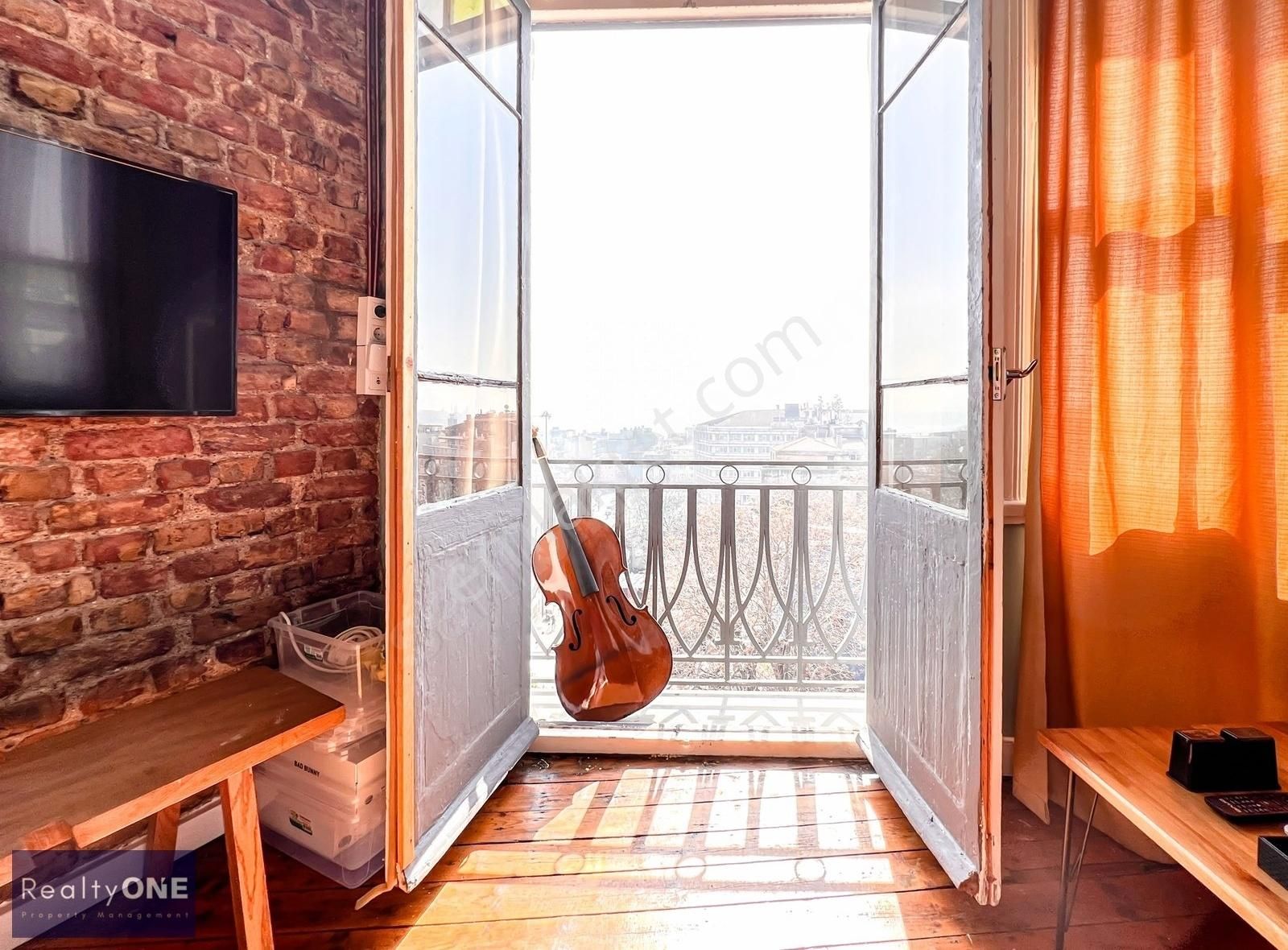 R-one Beyoğlu Deniz Manz. Faturalar Dahil 1+1 Kiralık Daire-eng