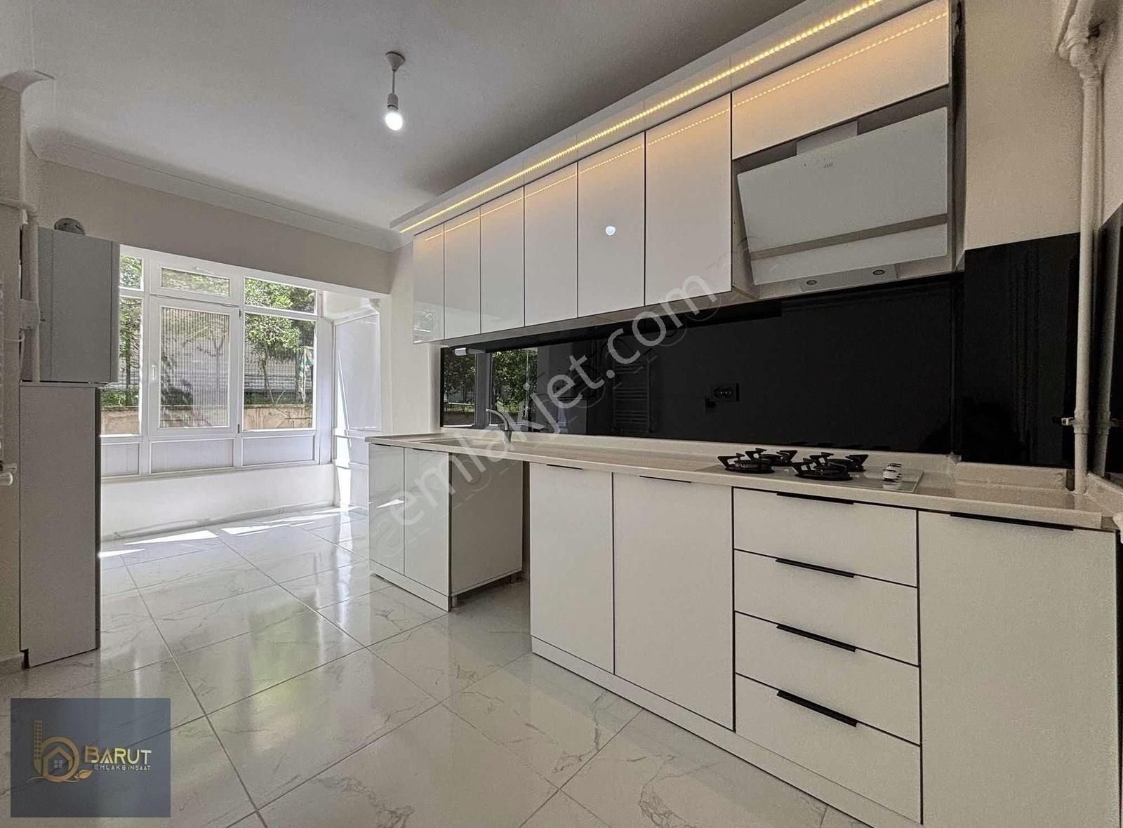 Barut Emlaktan Protokol Yolu Kenarı İçi Yenilenmiş 3+1 Daire