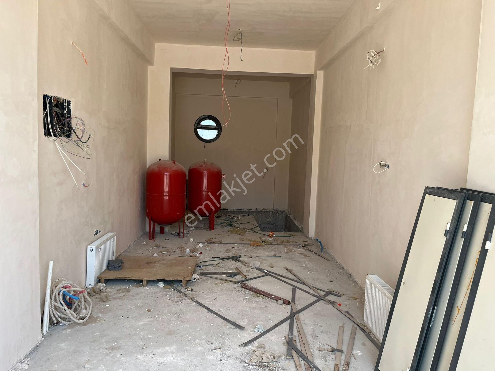 Akgedik Zeki Emlak'tan Toki 4.etap İşlek Cadde'de Kiralık İşyeri - Görsel 11