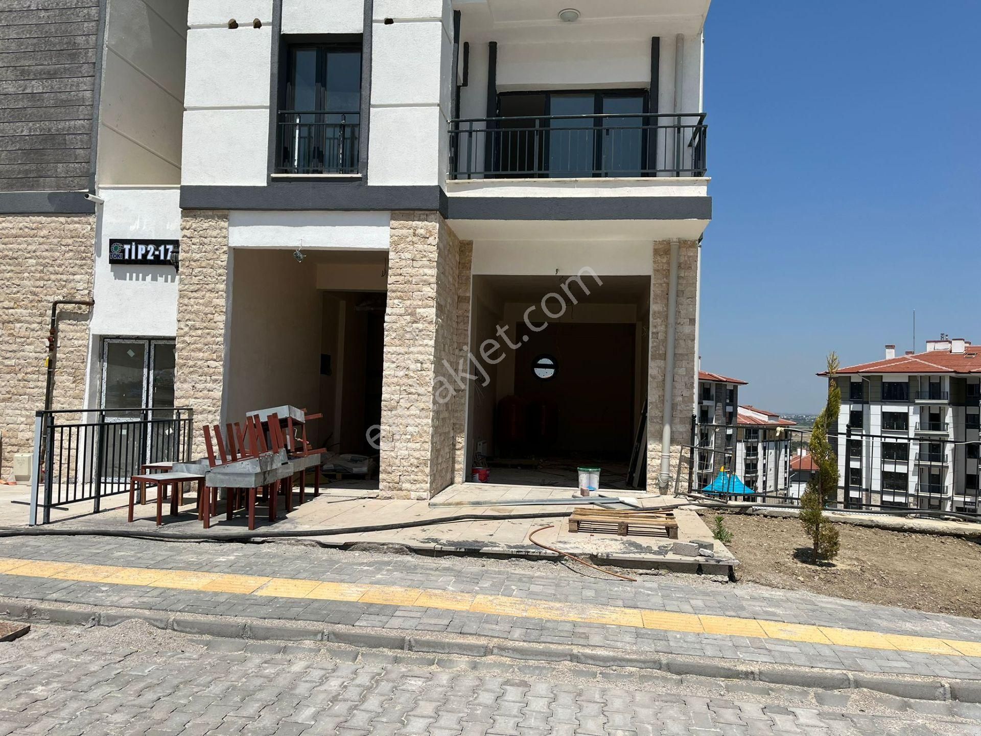 Akgedik Zeki Emlak'tan Toki 4.etap İşlek Cadde'de Kiralık İşyeri - Görsel 12