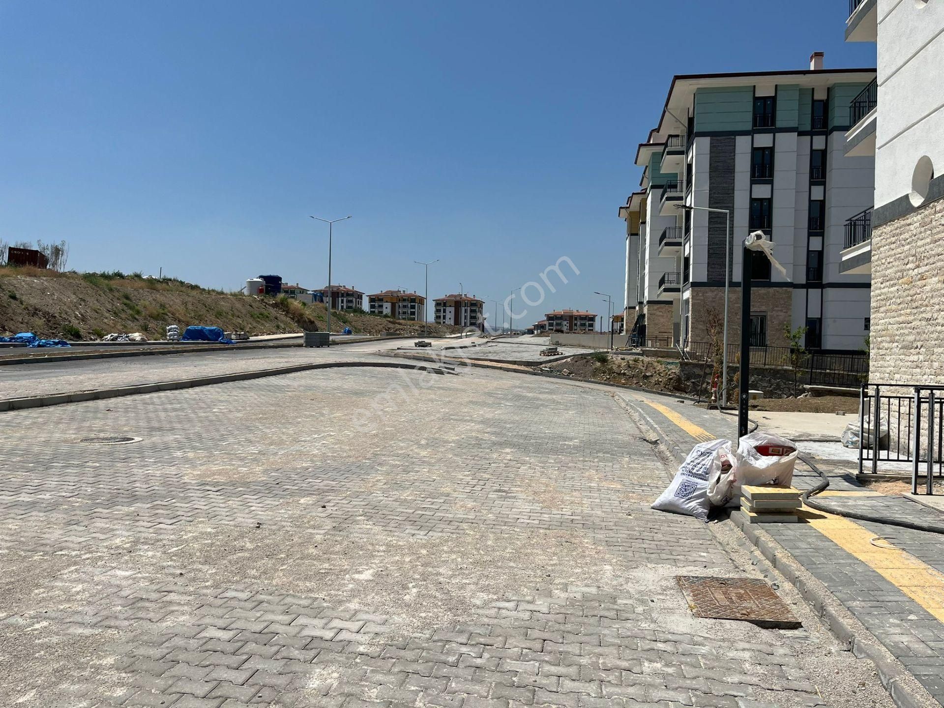 Akgedik Zeki Emlak'tan Toki 4.etap İşlek Cadde'de Kiralık İşyeri - Görsel 5