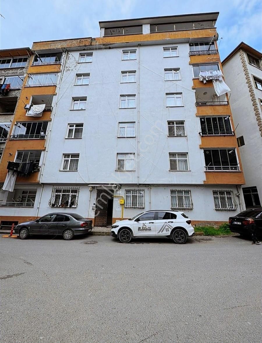 2k Emlaktan Sakarya Mahallesinde 2+1 Satılık Daire