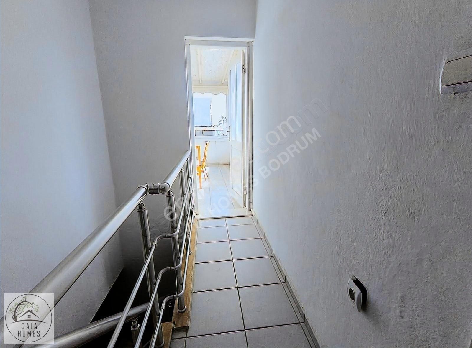 Akyarlar'da Denize Sıfır Sitede Satılık 3+1 Müstakil Villa - Görsel 28