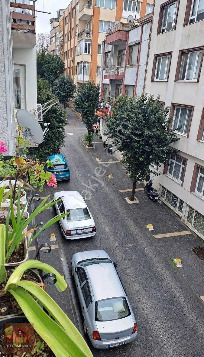 Hçk Gayrimenkul'den Günaydın Mahallesinde Ara Kat Daire