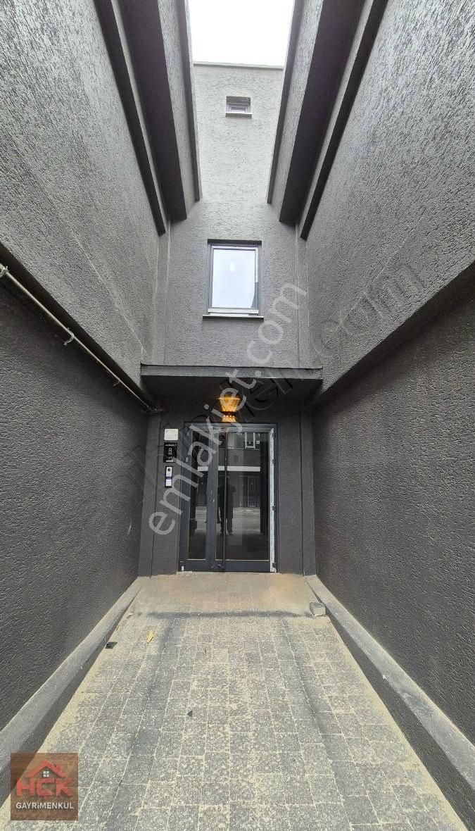 Hçk Gayrimenkul' Den Hastahane Bölgesinde 1+1 Kullanışlı Daire