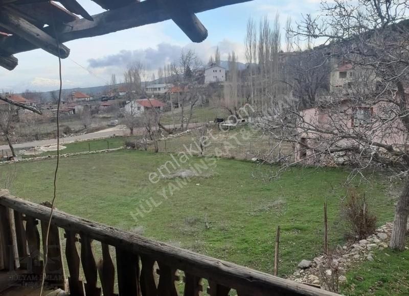 Seydikemer Yayla Karahasantaşı'nda İçinde Evi Olan Satılık Arazi - Görsel 2