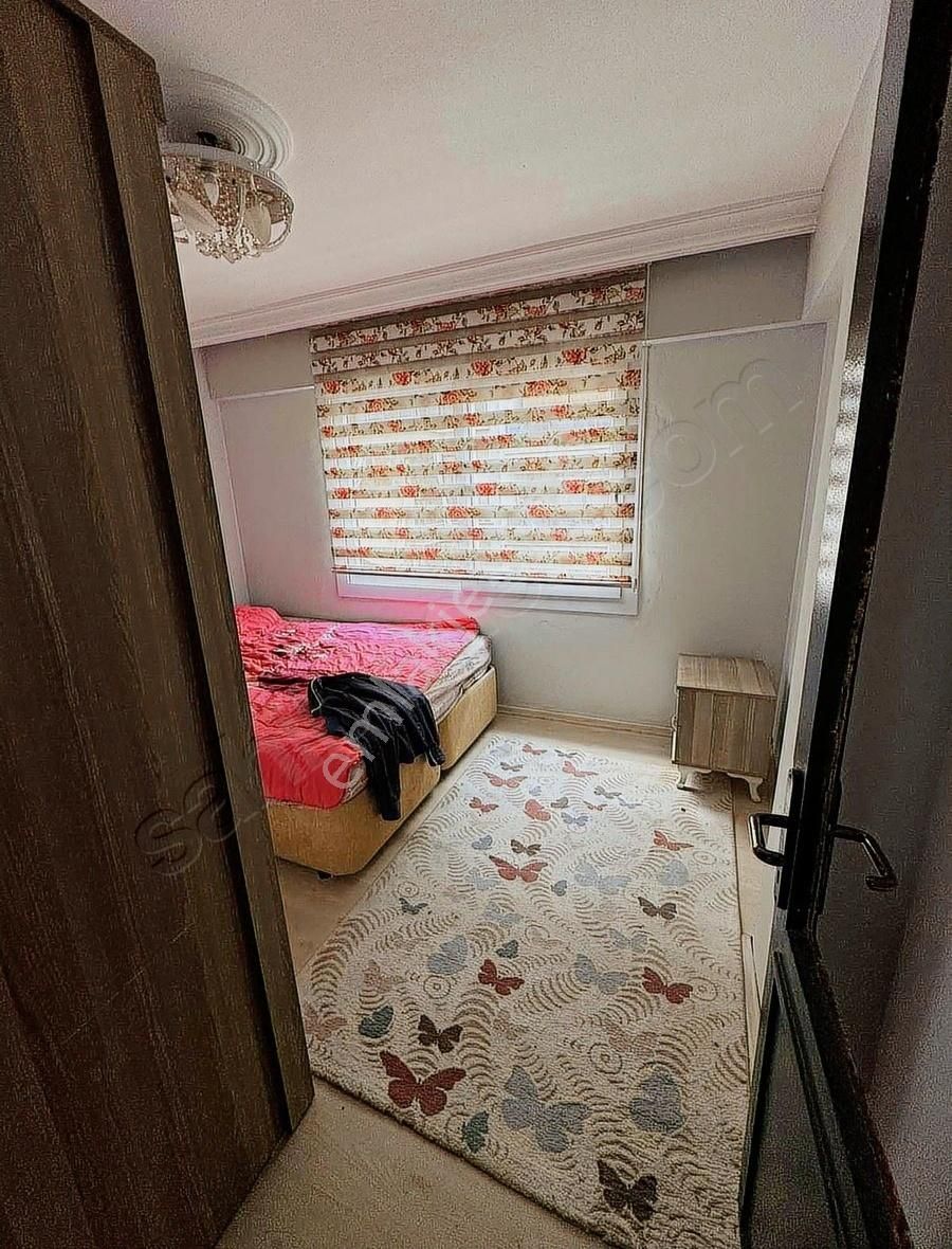 Yeşilyurt Caddede Hastaneye Yakın Ara Katta 2+1 Eşyalı Daire