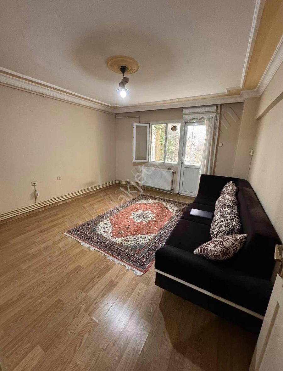 Merkezi Lokasyon Hastane Yakını Polat Caddesi 2+1 Geniş Daire
