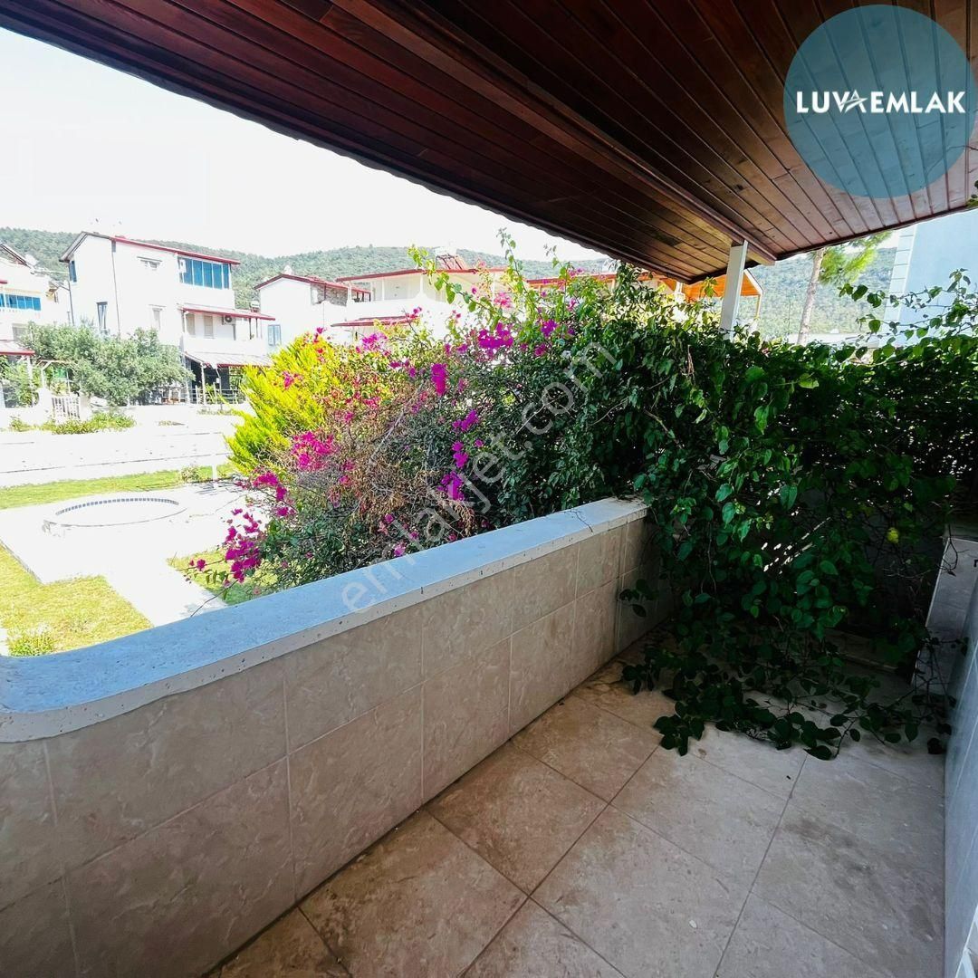Didim Akbük'te Deniz Manzaralı, Havuzlu Sitede, Geniş Bahçeli Müstakil Satılık 4+1 Triplex Yazlık - Görsel 16