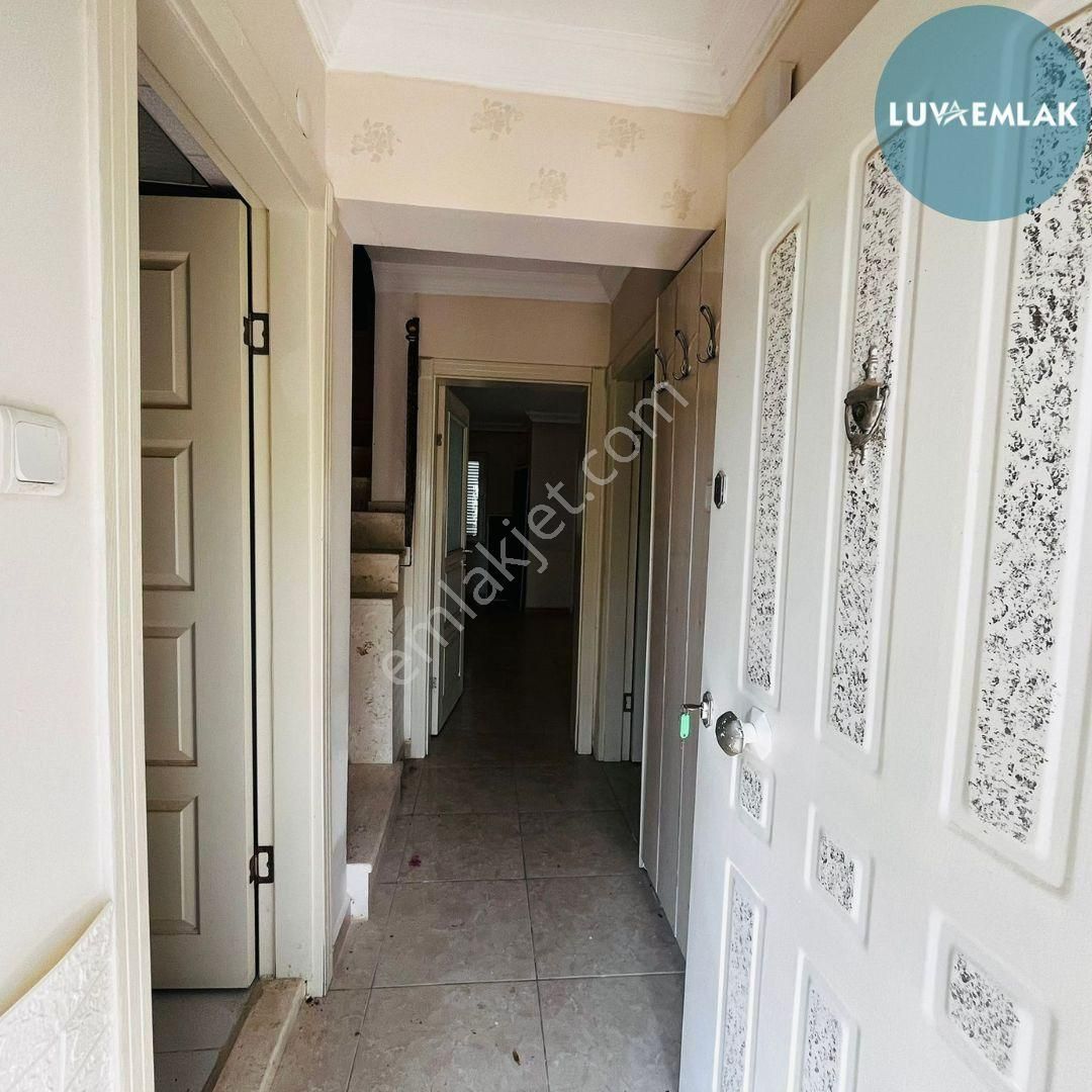 Didim Akbük'te Deniz Manzaralı, Havuzlu Sitede, Geniş Bahçeli Müstakil Satılık 4+1 Triplex Yazlık - Görsel 8