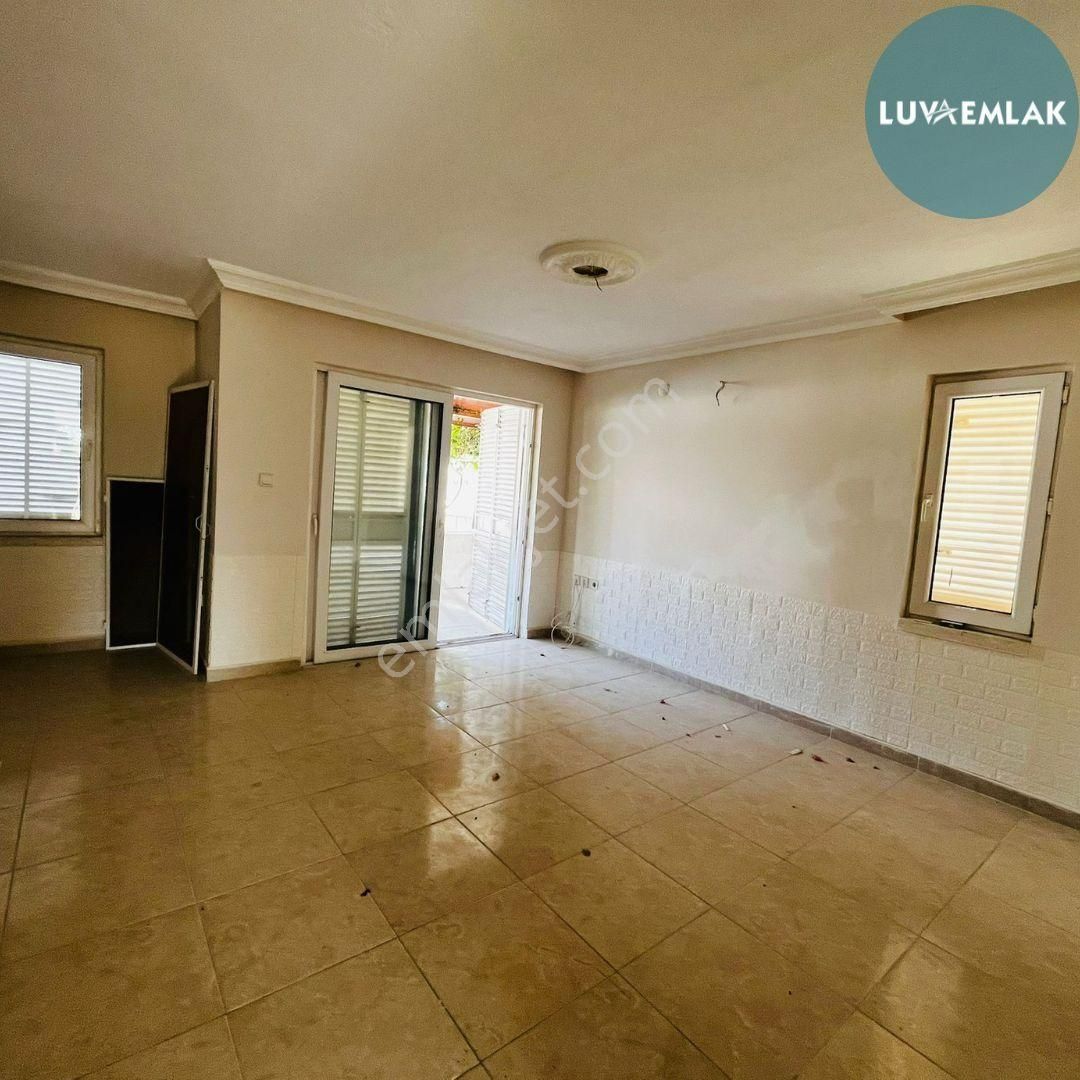 Didim Akbük'te Deniz Manzaralı, Havuzlu Sitede, Geniş Bahçeli Müstakil Satılık 4+1 Triplex Yazlık - Görsel 12