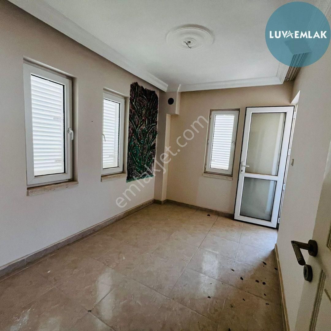 Didim Akbük'te Deniz Manzaralı, Havuzlu Sitede, Geniş Bahçeli Müstakil Satılık 4+1 Triplex Yazlık - Görsel 24
