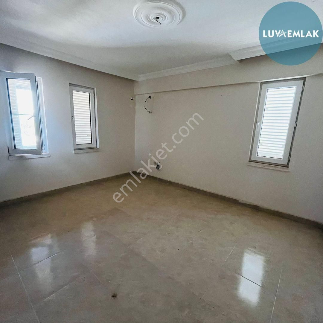 Didim Akbük'te Deniz Manzaralı, Havuzlu Sitede, Geniş Bahçeli Müstakil Satılık 4+1 Triplex Yazlık - Görsel 20