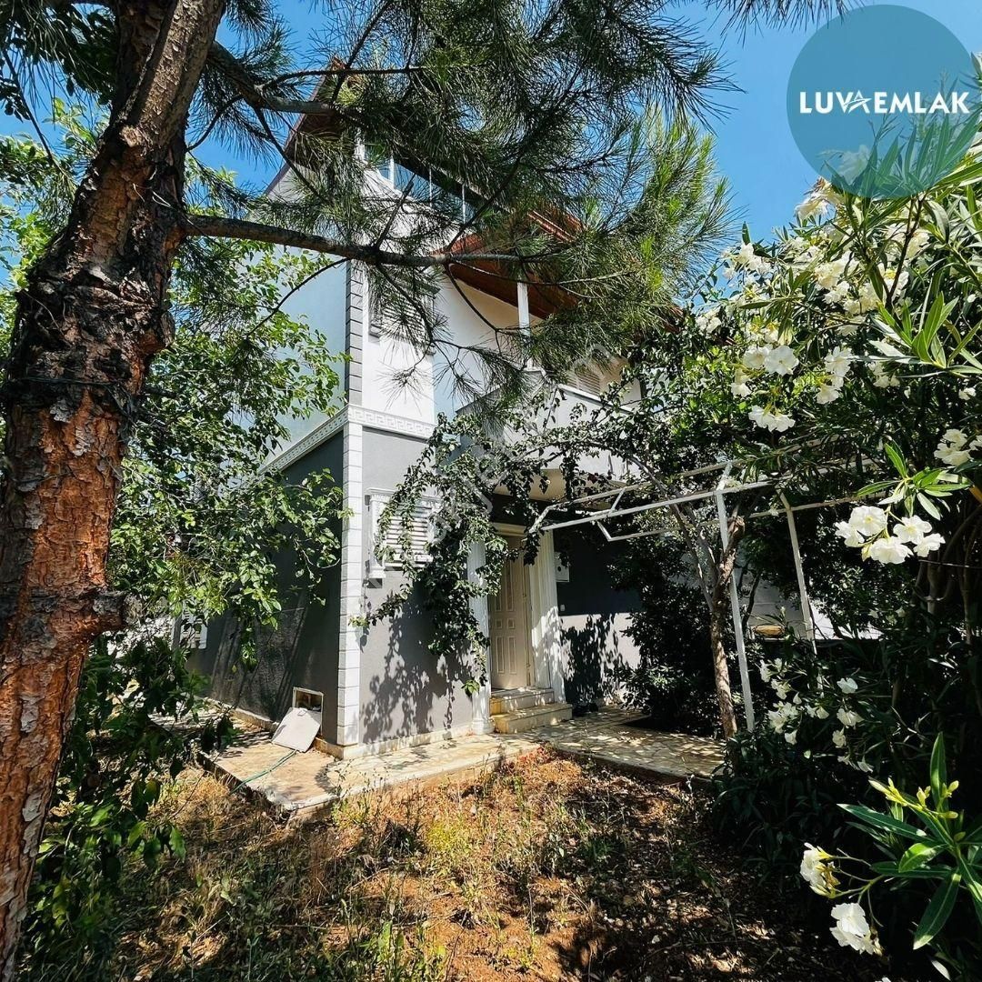 Didim Akbük'te Deniz Manzaralı, Havuzlu Sitede, Geniş Bahçeli Müstakil Satılık 4+1 Triplex Yazlık - Görsel 4