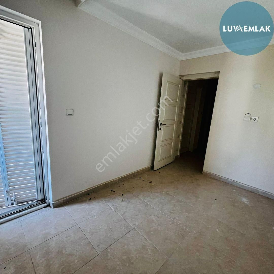 Didim Akbük'te Deniz Manzaralı, Havuzlu Sitede, Geniş Bahçeli Müstakil Satılık 4+1 Triplex Yazlık - Görsel 19