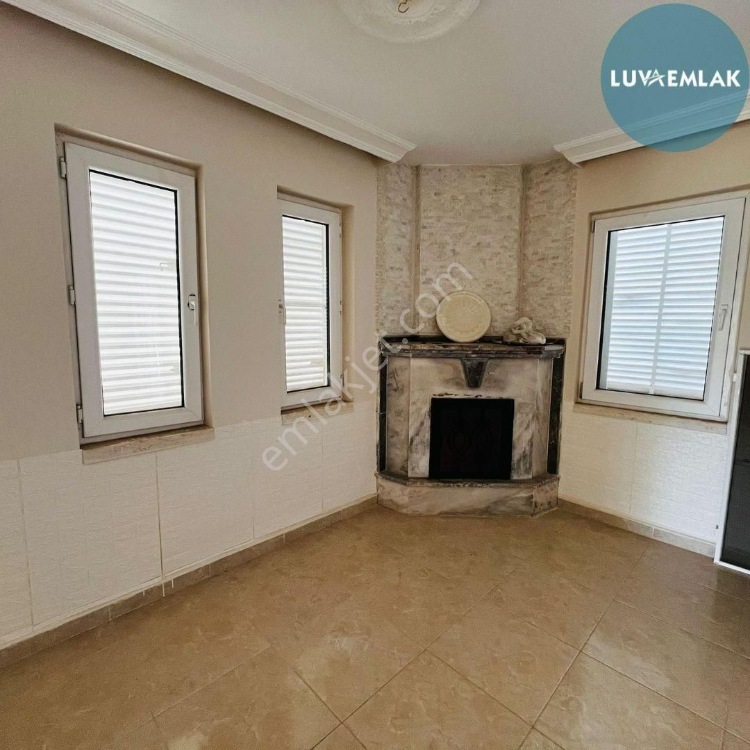 Didim Akbük'te Deniz Manzaralı, Havuzlu Sitede, Geniş Bahçeli Müstakil Satılık 4+1 Triplex Yazlık - Görsel 14