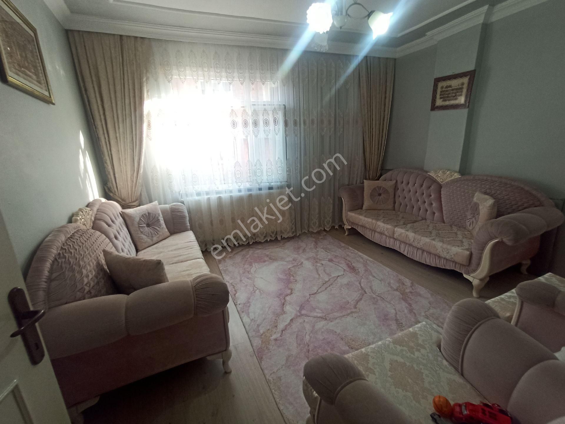 Gaziosmanpaşa Küçüköy Yeni Mah De Satılık Daire 2+1 90m2
