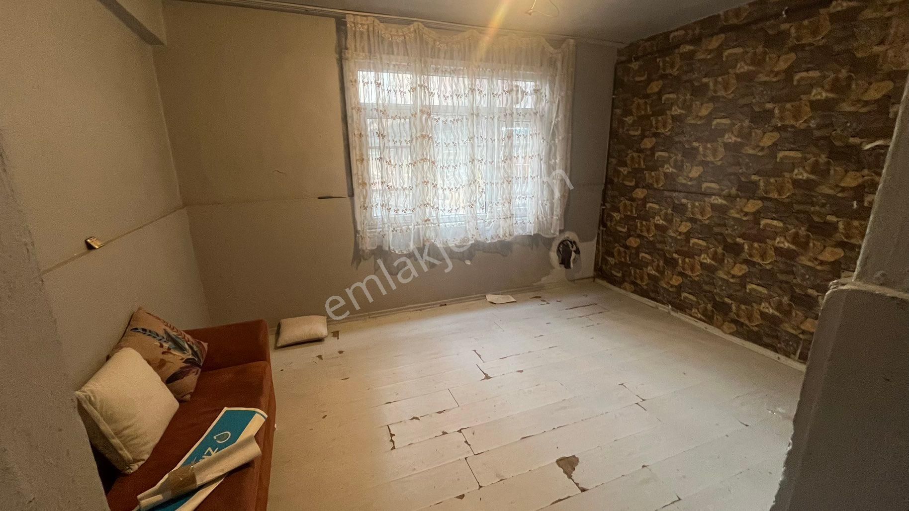 Serdar Emlakc’tan 1 + 1 Düz Giriş Kiralık Daire Birlik Mahallesi’nde